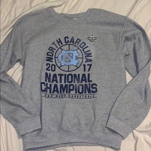 UNC crew neck